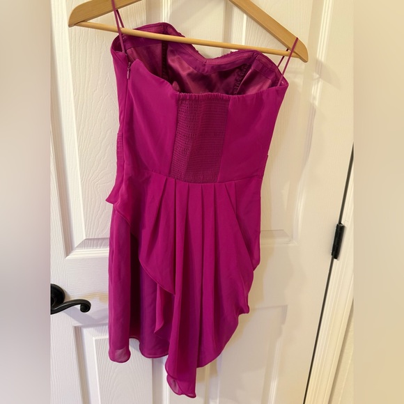 Guess mini strapless dress in size 4. Never worn - Picture 2 of 3